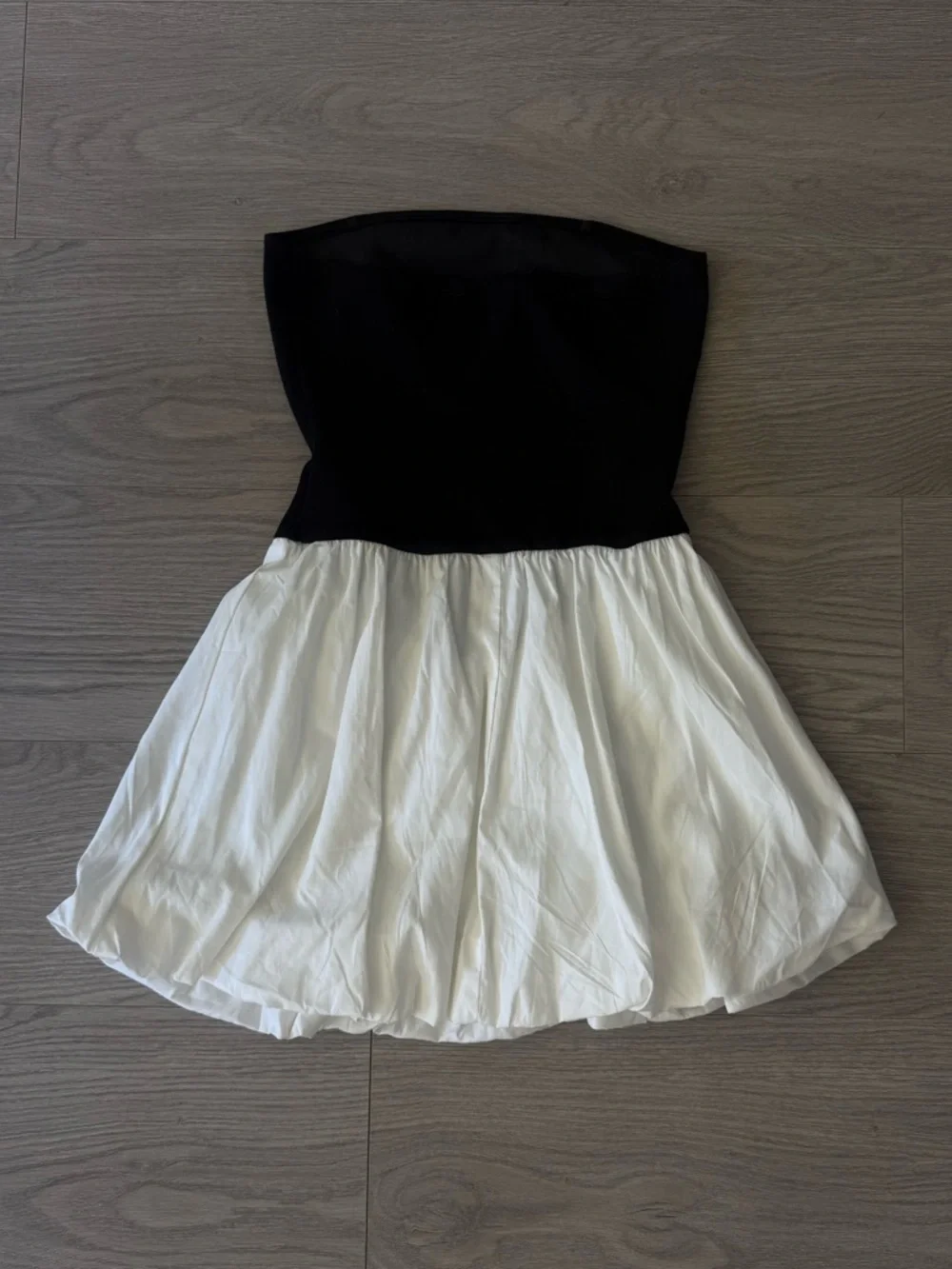 Strapless Two-Tone Mini Dress in Black and White - Picture 4 of 4